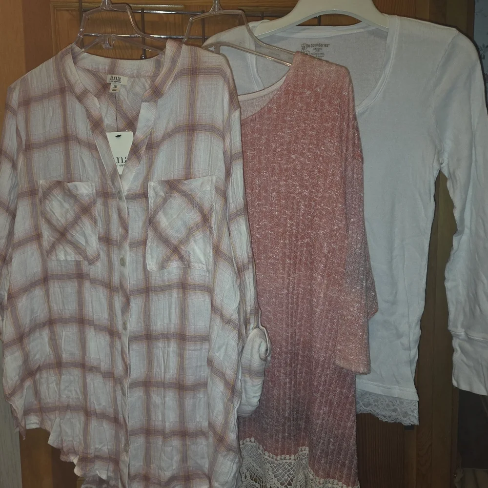 Clothing Lot Size 2XL - Picture 1 of 4